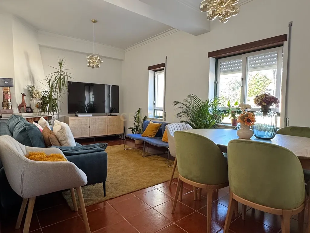 Apartamento T3 em Coimbra com Luz Natural e Acessibilidade - Image 1