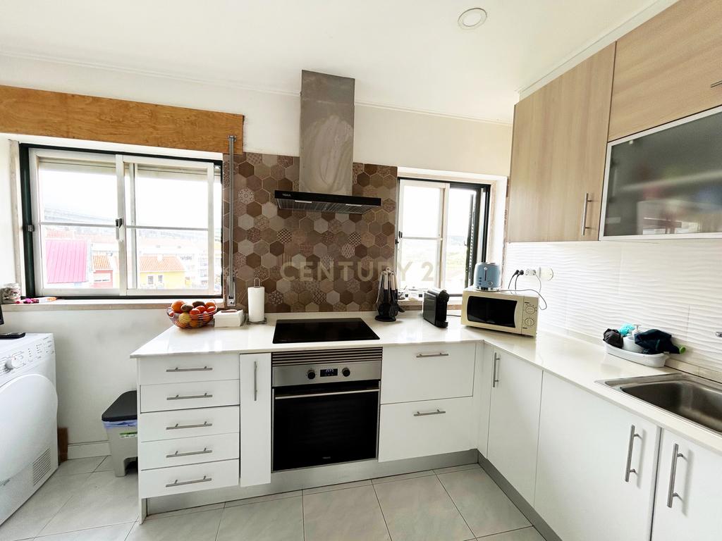 Apartamento T2 em Loures - Condomínio fechado - Image 6