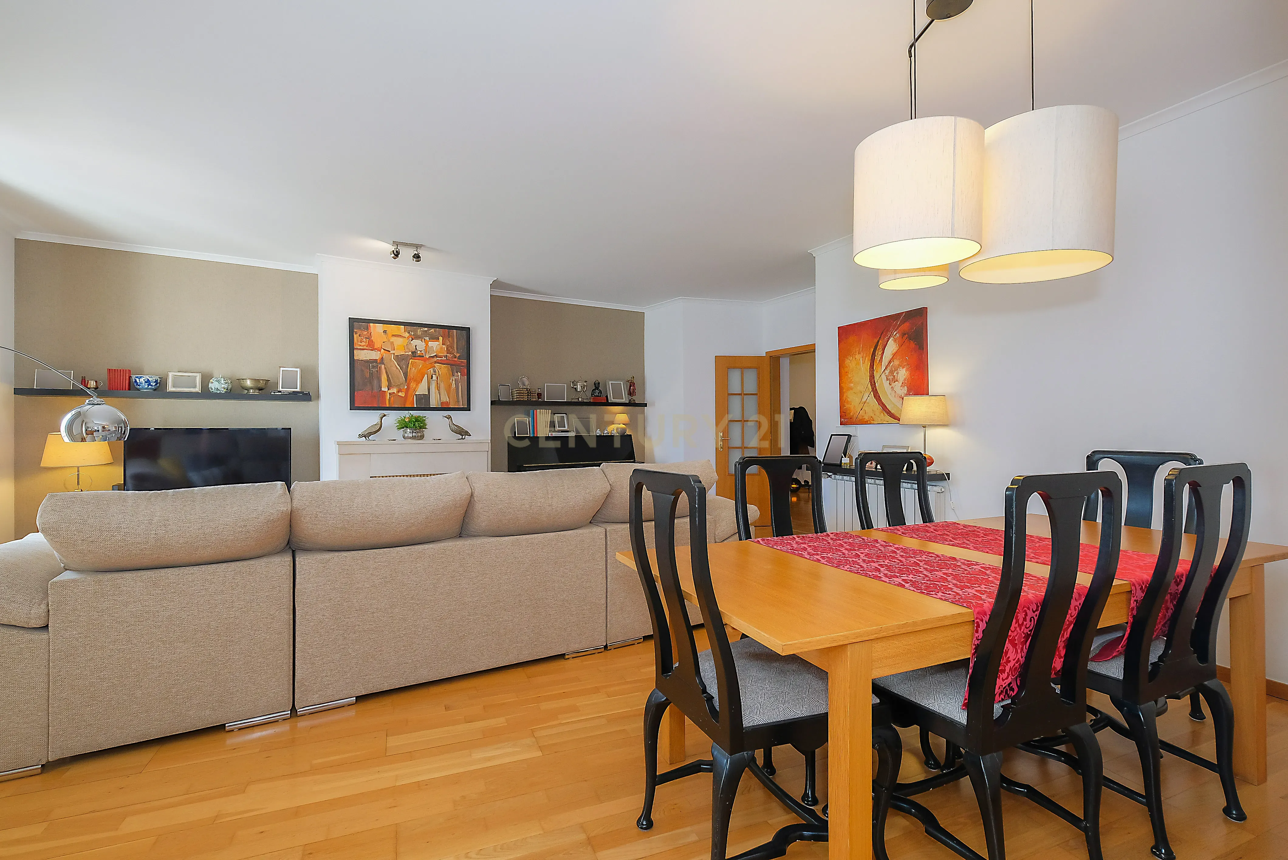 Fotografia 6 de T4 Exclusivo em Urbanizaçao Cabanas Golfe ,| Elegância, Conforto e Natureza