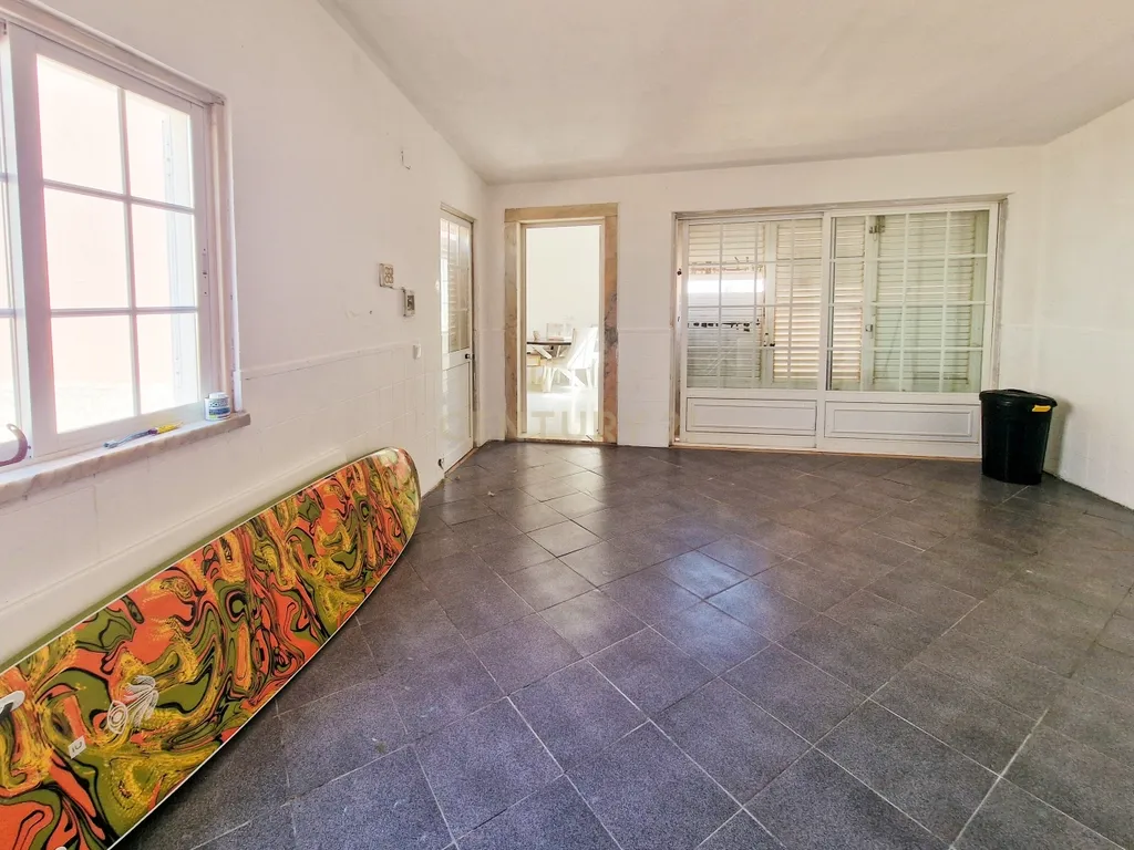 Moradia isolada de 6 assoalhadas com garagem - Zona tranquila - Image 36