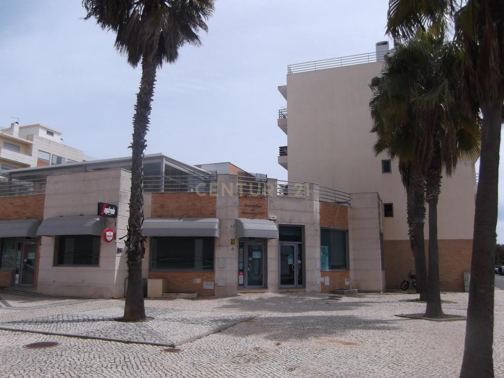 Olhão - Pechão Loja 116m2 com 2 pisos e terraço 58m2, em frente ao Estádio Municipal de Olhão - Image 3