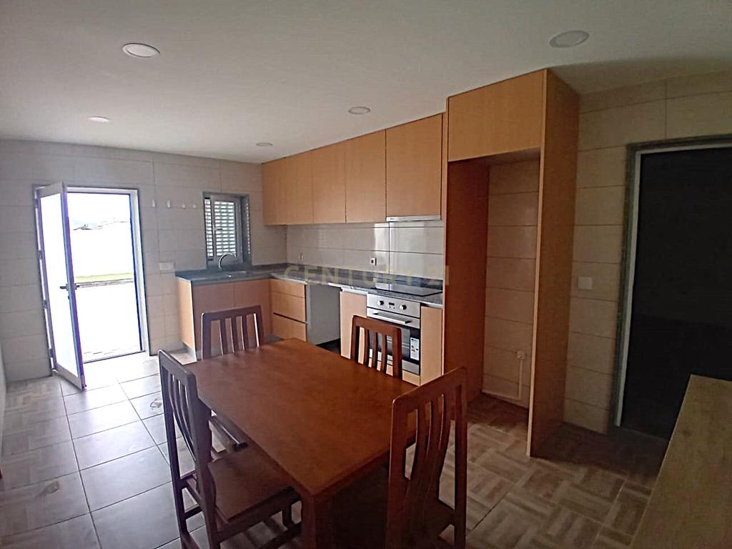 Casa T3 em Alvito, Barcelos - Oportunidade Imperdível por 270.000€ - Image 3