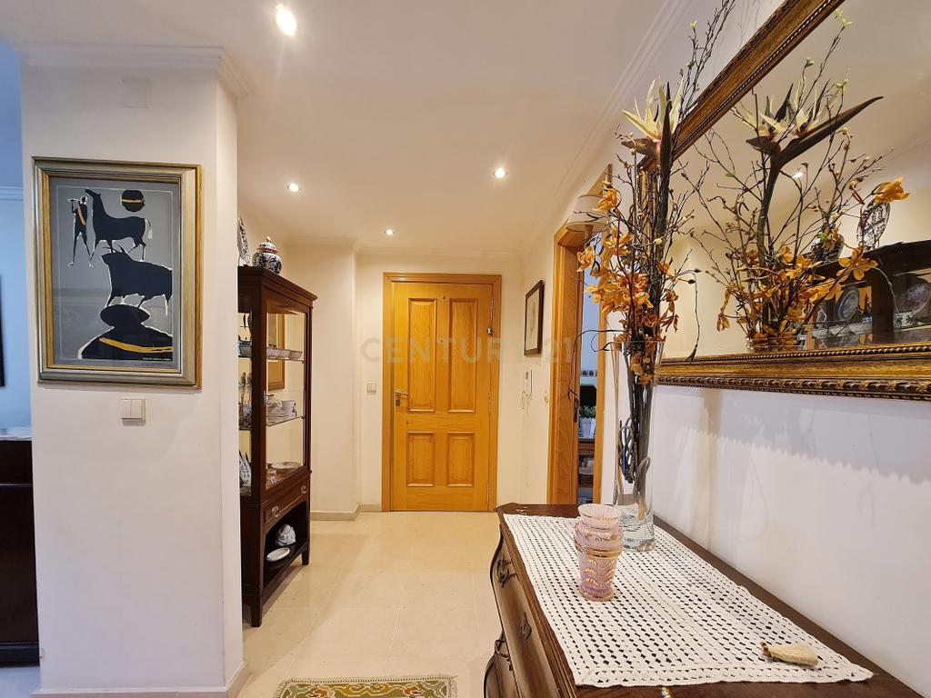 Apartamento T3 na Charneca da Caparica, com Vista e Conforto - Image 3