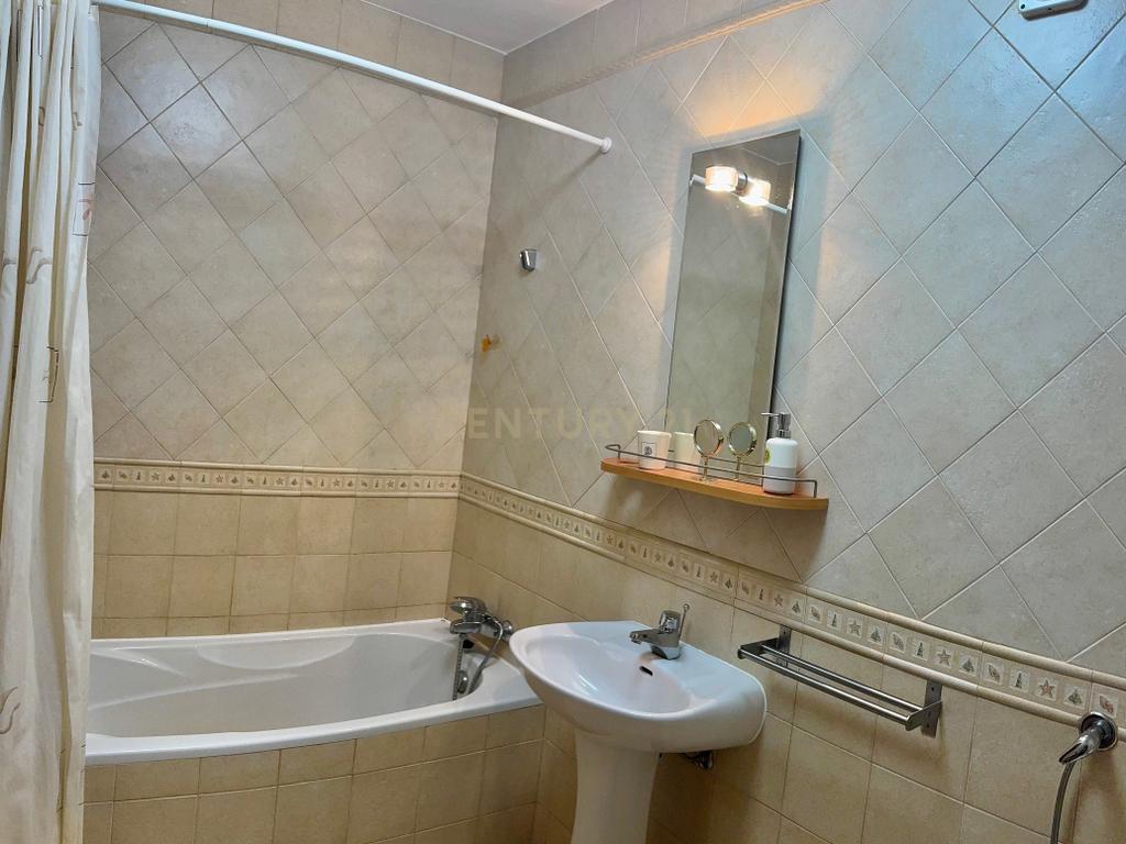 Apartamento com Vista Piscina em Condomínio Privado – VILAMAR (Porches, Algarve) - Image 16