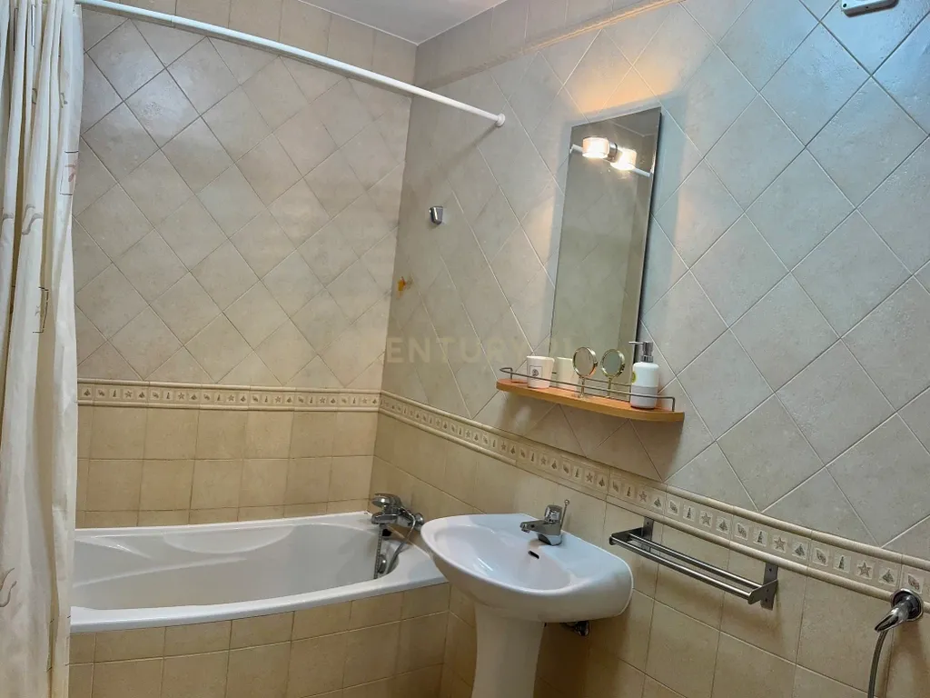 Apartamento com Vista Piscina em Condomínio Privado – VILAMAR (Porches, Algarve) - Image 16
