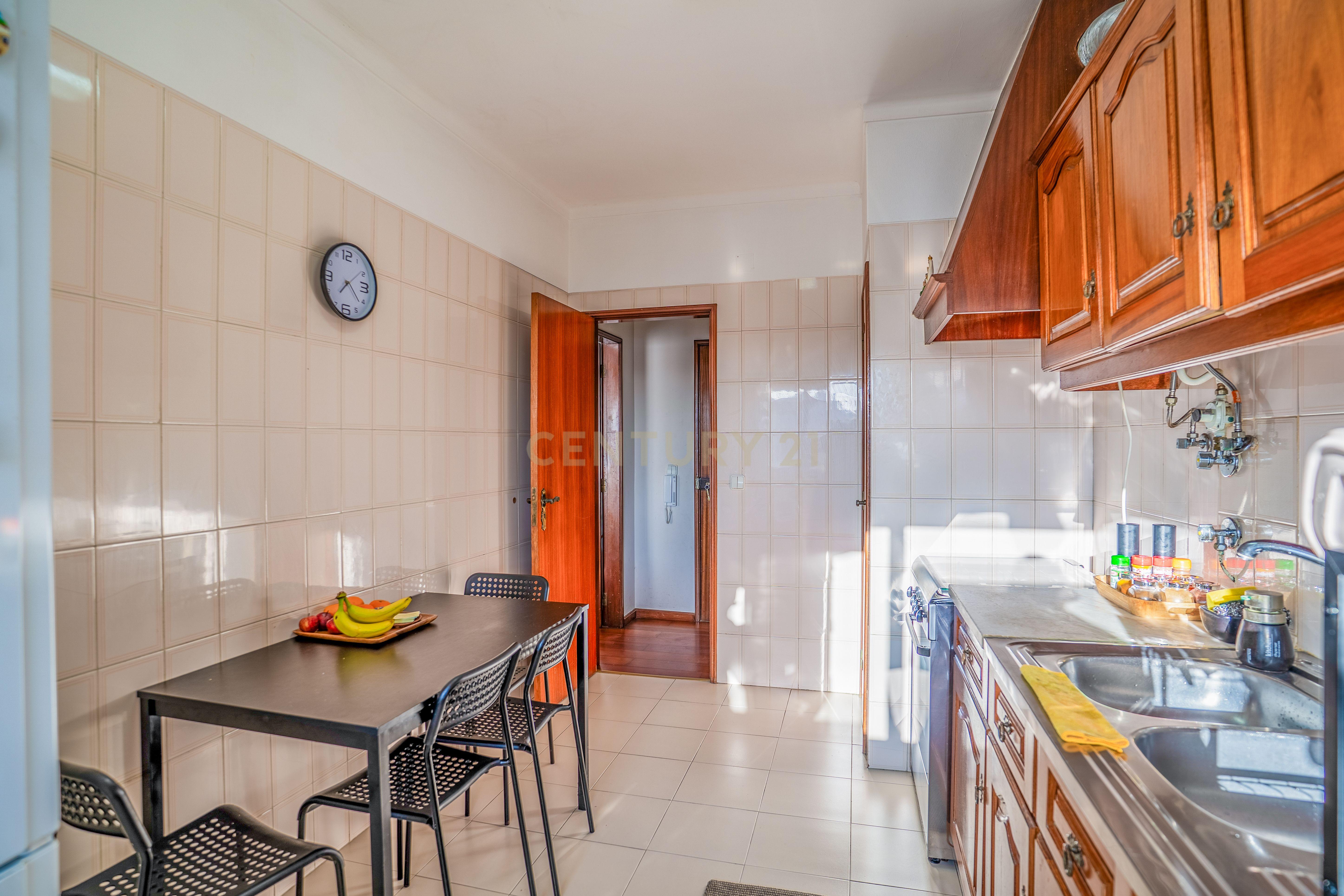 Fotografia 6 de Apartamento T2 em Caldas, junto ao Parque D. Carlos e Centro Comercial La Vie