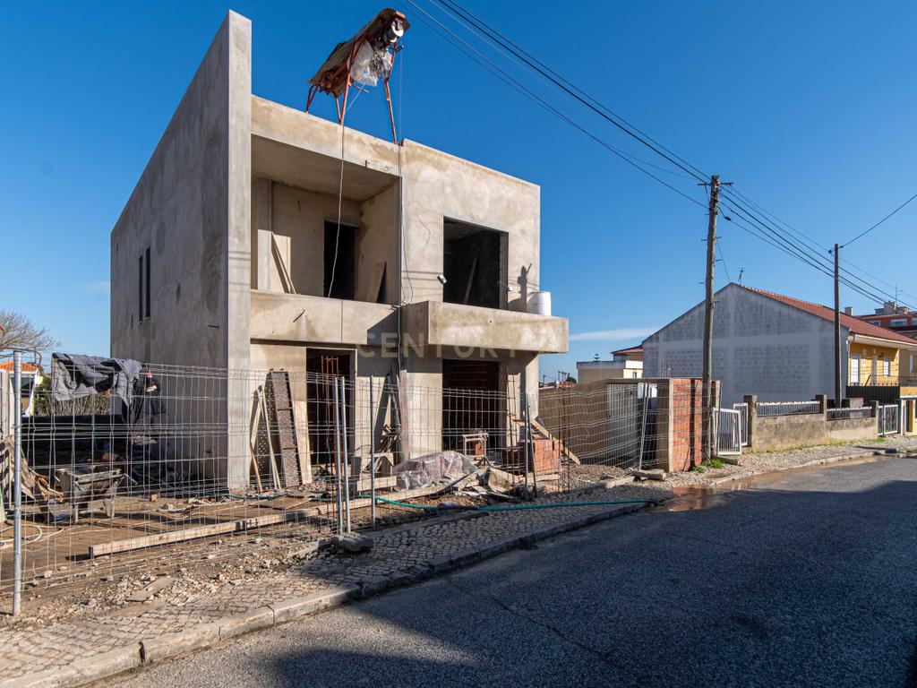 Moradia de Luxo T4 com Rooftop | Nova Construção | São Domingos de Rana – Cascais - Image 14