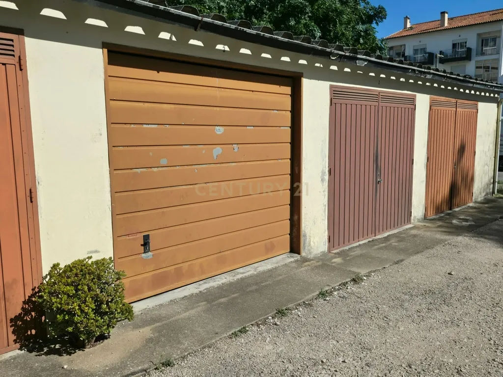 Arrendamento T3 com Garagem | Boas Áreas | Bairro de Santa Apolónia - Image 19