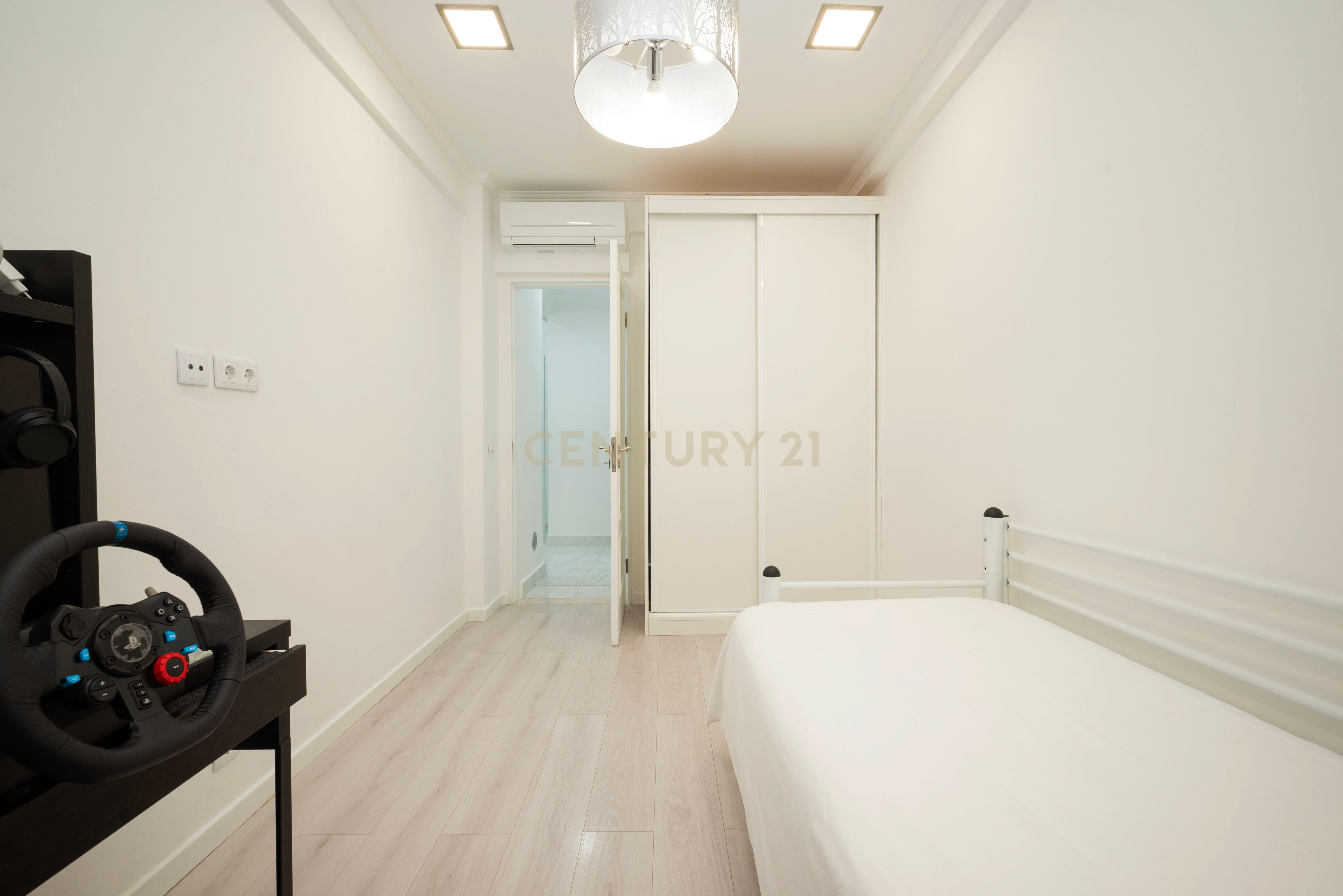 Fotografia 12 de Apartamento T3 em Odivelas, Remodelado e com Terraço