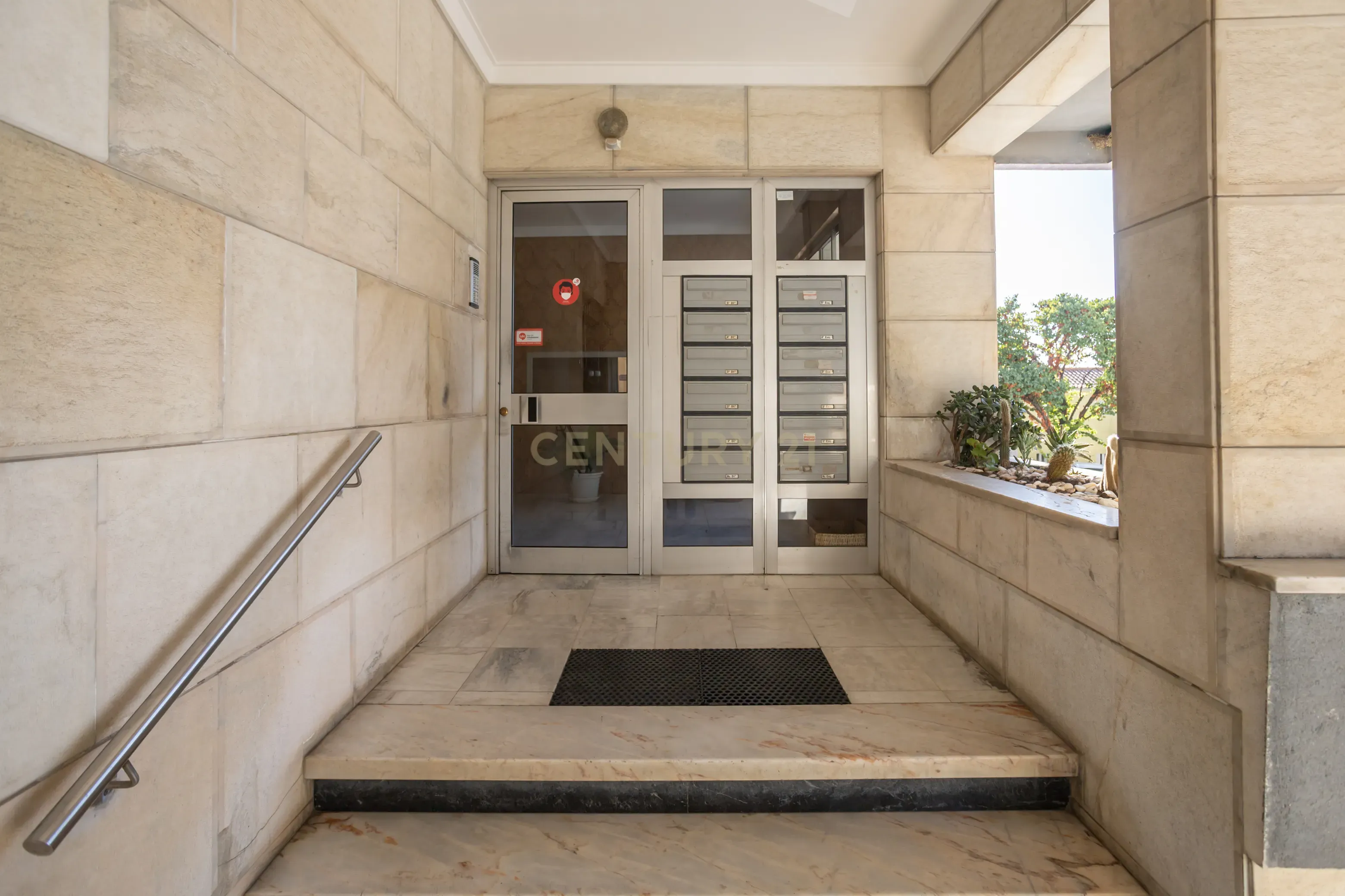 Fotografia 5 de Apartamento T3 em Almada com Excelente Localização