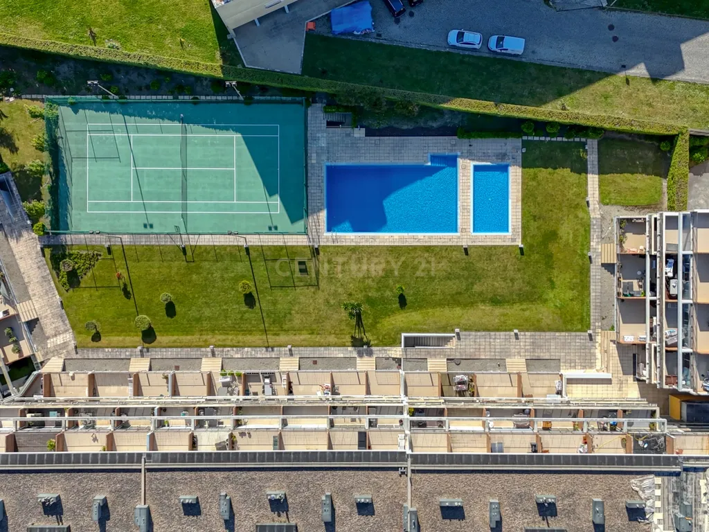 Apartamento T2+1 Duplex em condomínio fechado a 600m da praia - Image 33