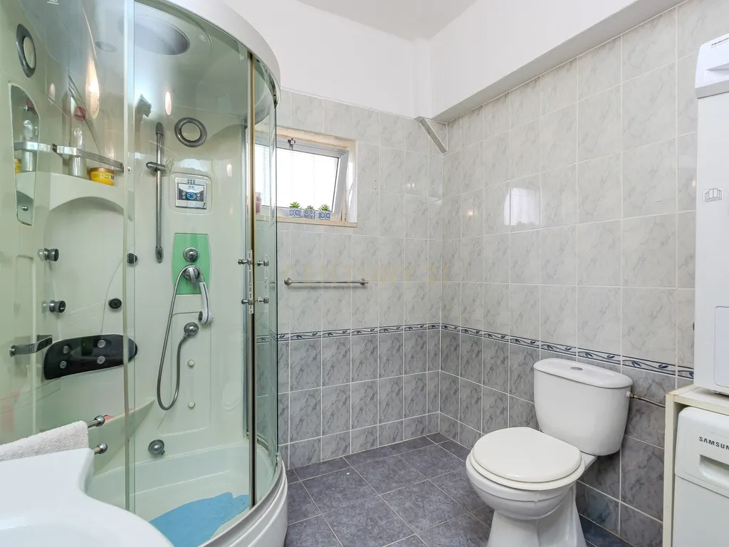 Apartamento T1+2 com Terraço Amplo em Albufeira - Image 31