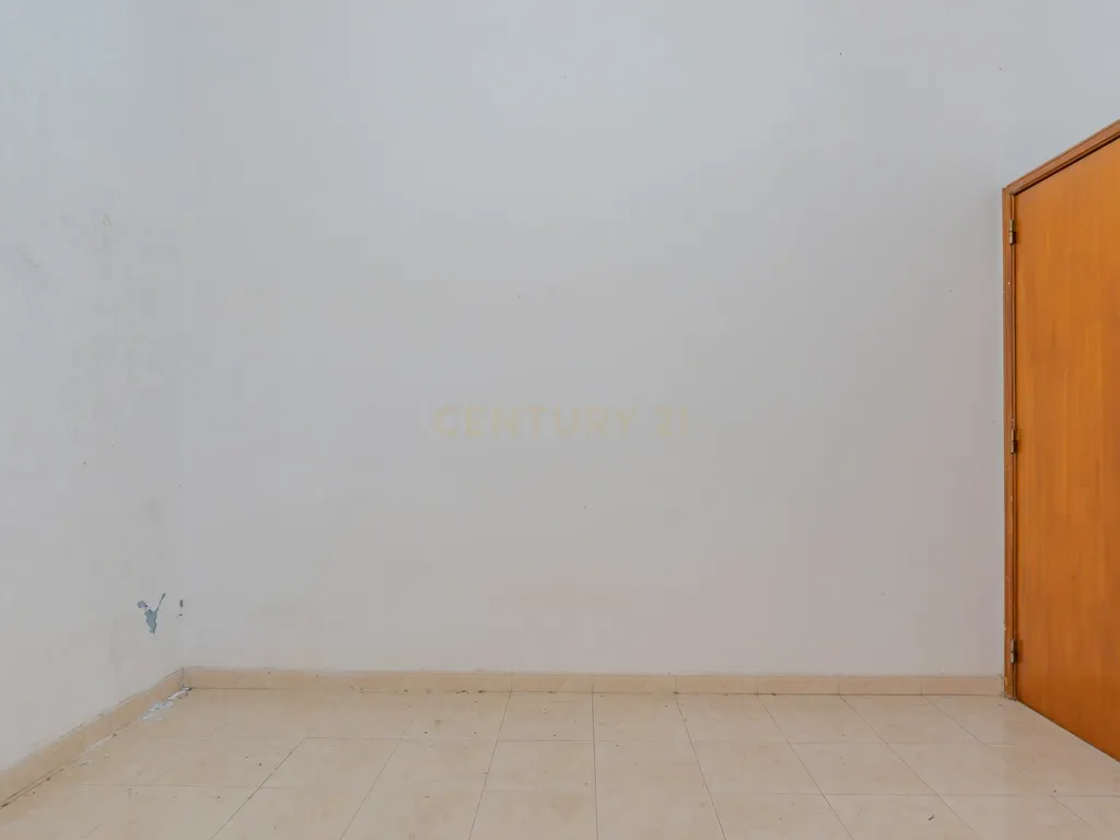 Moradia Isolada com Terreno de 1041 m² – Um Mundo de Possibilidades! - Image 24