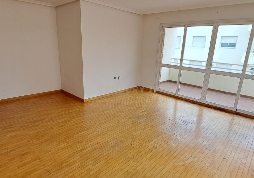 Apartamento T3 com 142m2 e lugar de garagem em Alhos Vedros - Image 2