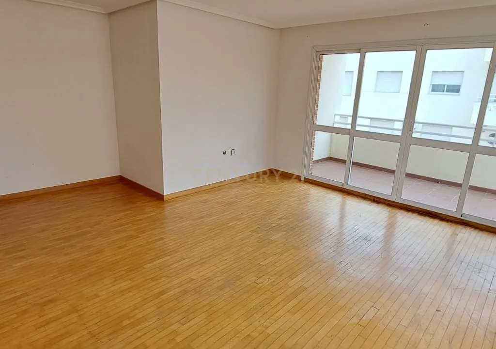 Apartamento T3 com 142m2 e lugar de garagem em Alhos Vedros - Image 2