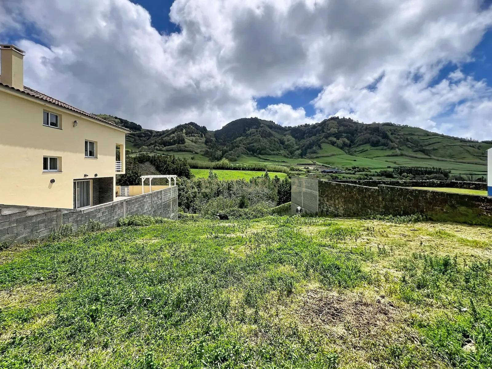 Fotografia 12 de Lote para Construção com vista para a montanha.