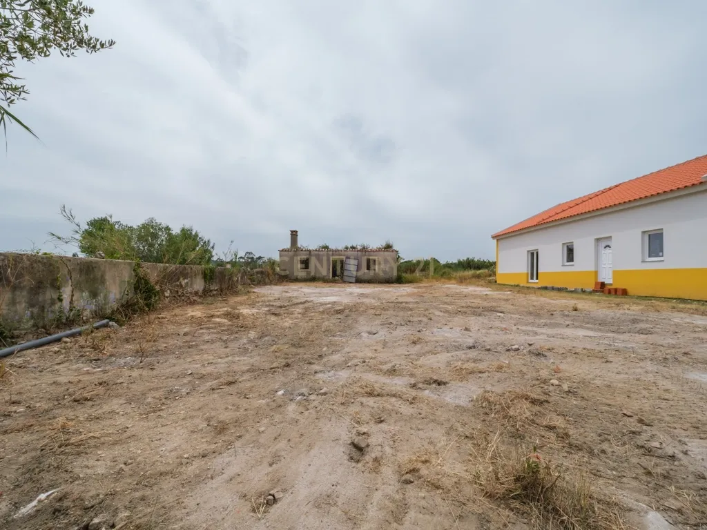 Moradia para Reabilitar com Projeto Aprovado em Óbidos - Image 3