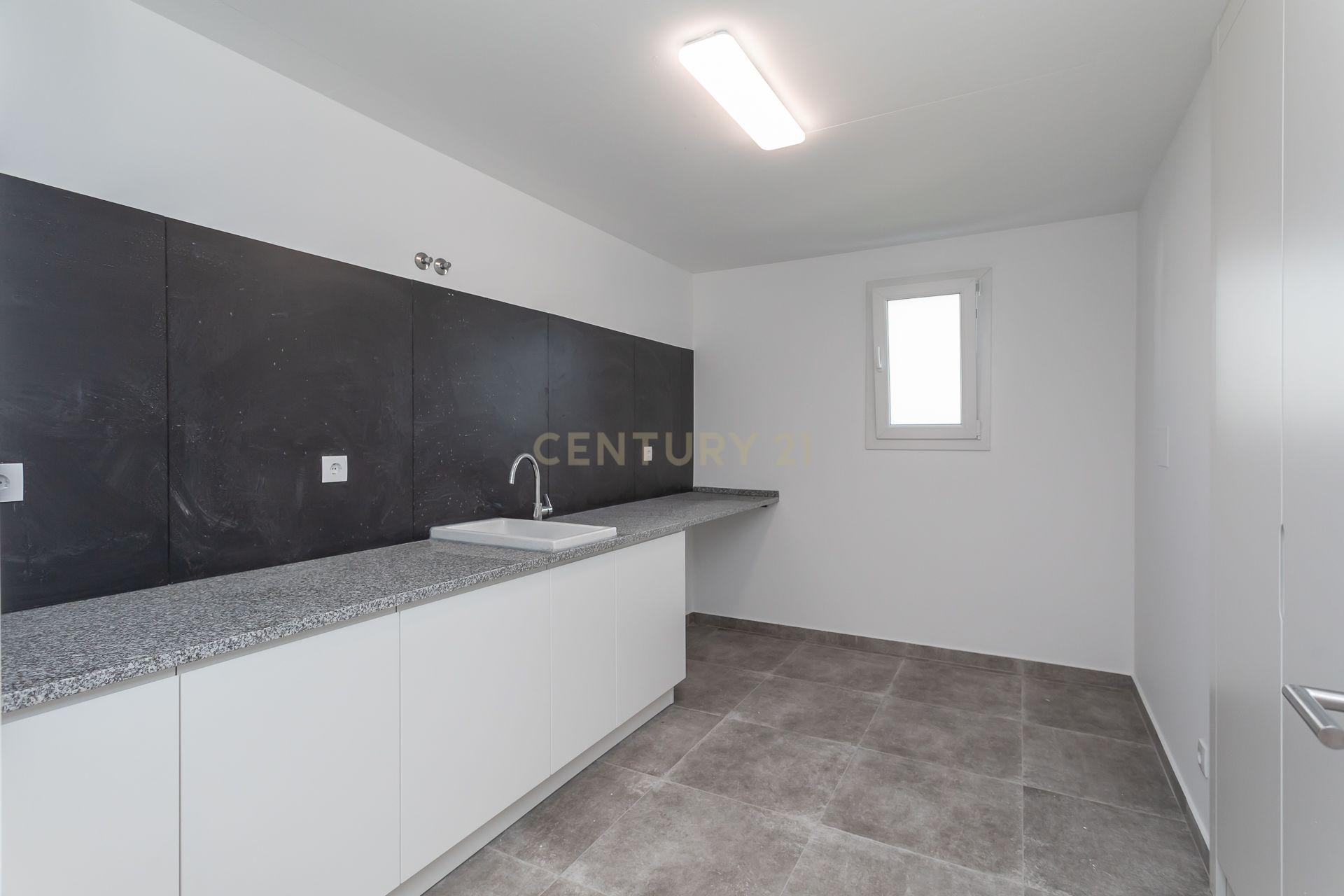 Fotografia 12 de Excelente moradia Construção Nova com Piscina