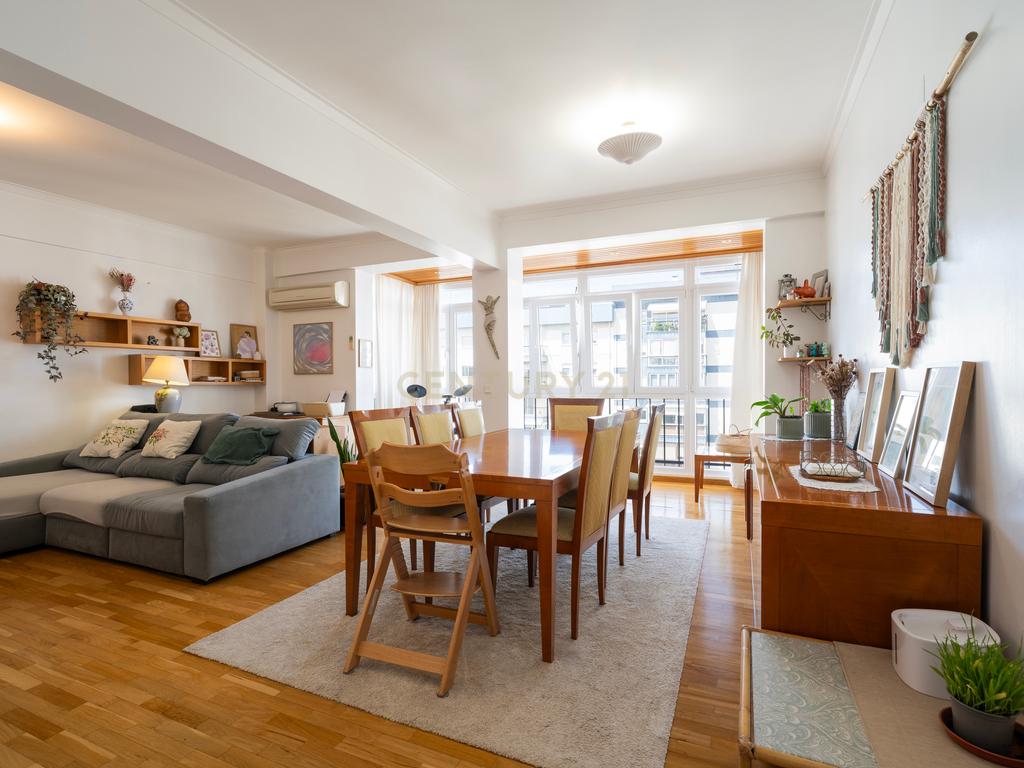 Excelente apartamento T3 em Carnaxide - Image 5