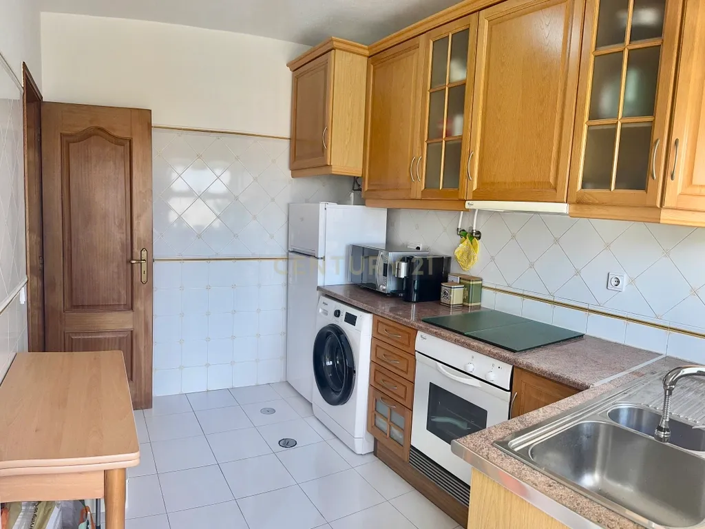 Apartamento com Vista Piscina em Condomínio Privado – VILAMAR (Porches, Algarve) - Image 7