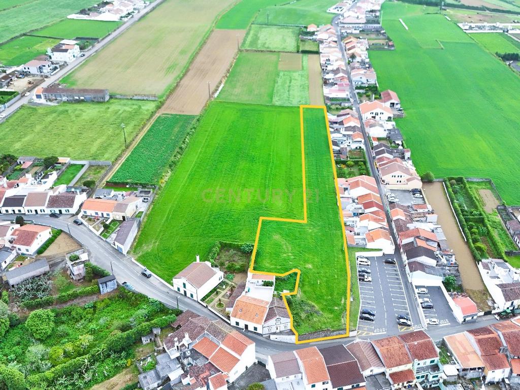  Terreno e Ruina com Potencial em Ribeira Grande - Image 2