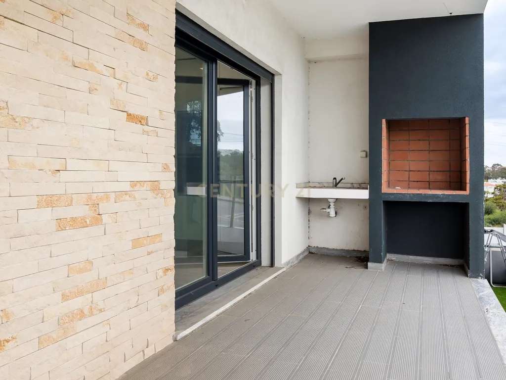 Oportunidade: Moradia T5 com jardim e piscina, na Sobreda, Almada. Em Venda! - Image 11