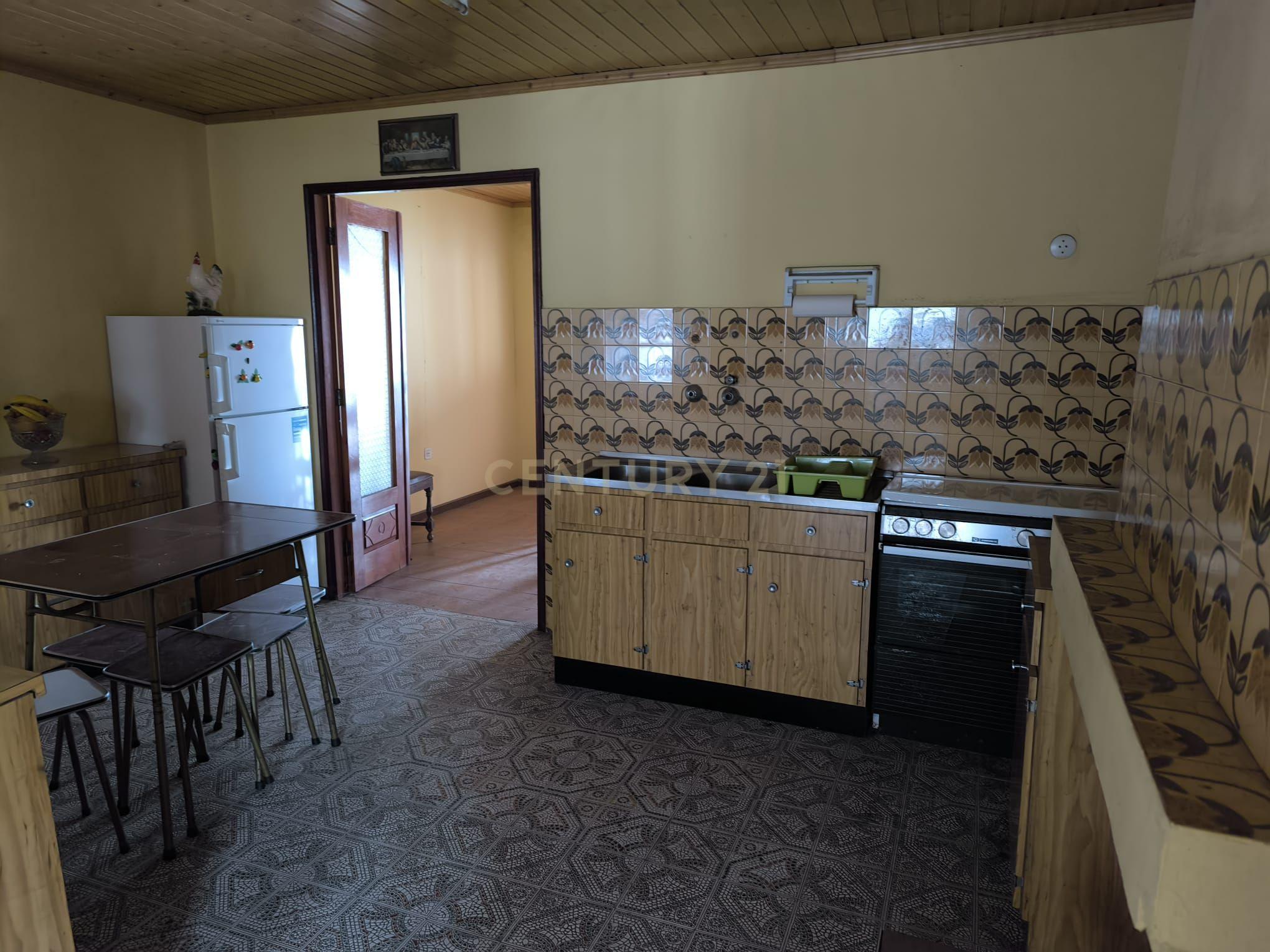 Fotografia 6 de Casa de dois pisos com terreno