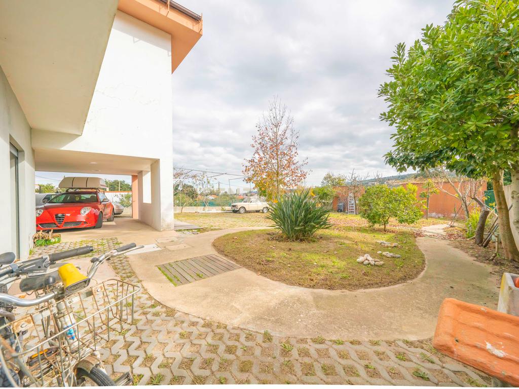 Moradia T5 Isolada, com Dois Pisos, Elevador e Terraço, com 800m2 de Terreno , na Quinta do Anjo, Palmela - Image 48