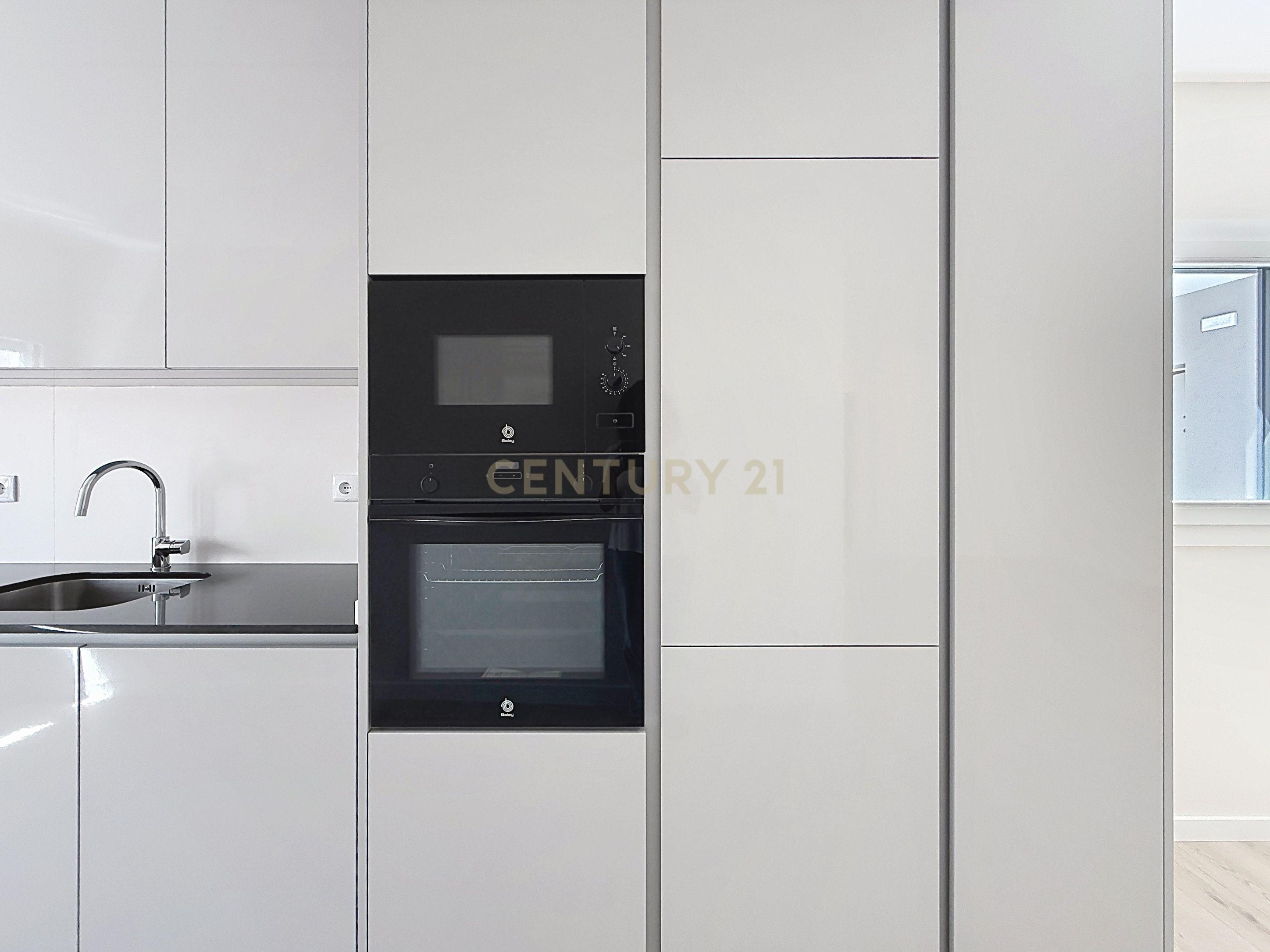 Fotografia 7 de Encantador Apartamento T2 na Praia de Pedrógão — Novo a Estrear | 235.000€