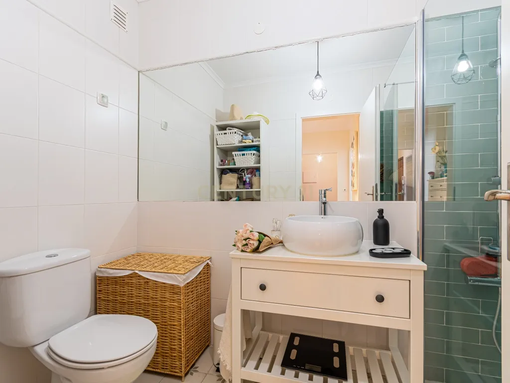 Apartamento T3 Remodelado na Horta dos Vimes - Viva com Conforto e Qualidade em Alenquer. - Image 26