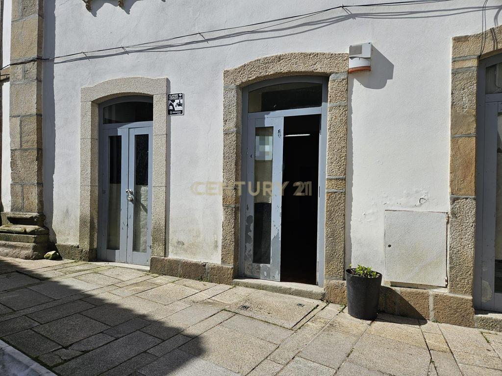 Espaço Comercial de Excelência | 138 m² | Rua Direita – Centro Histórico de São João da Pesqueira - Image 2