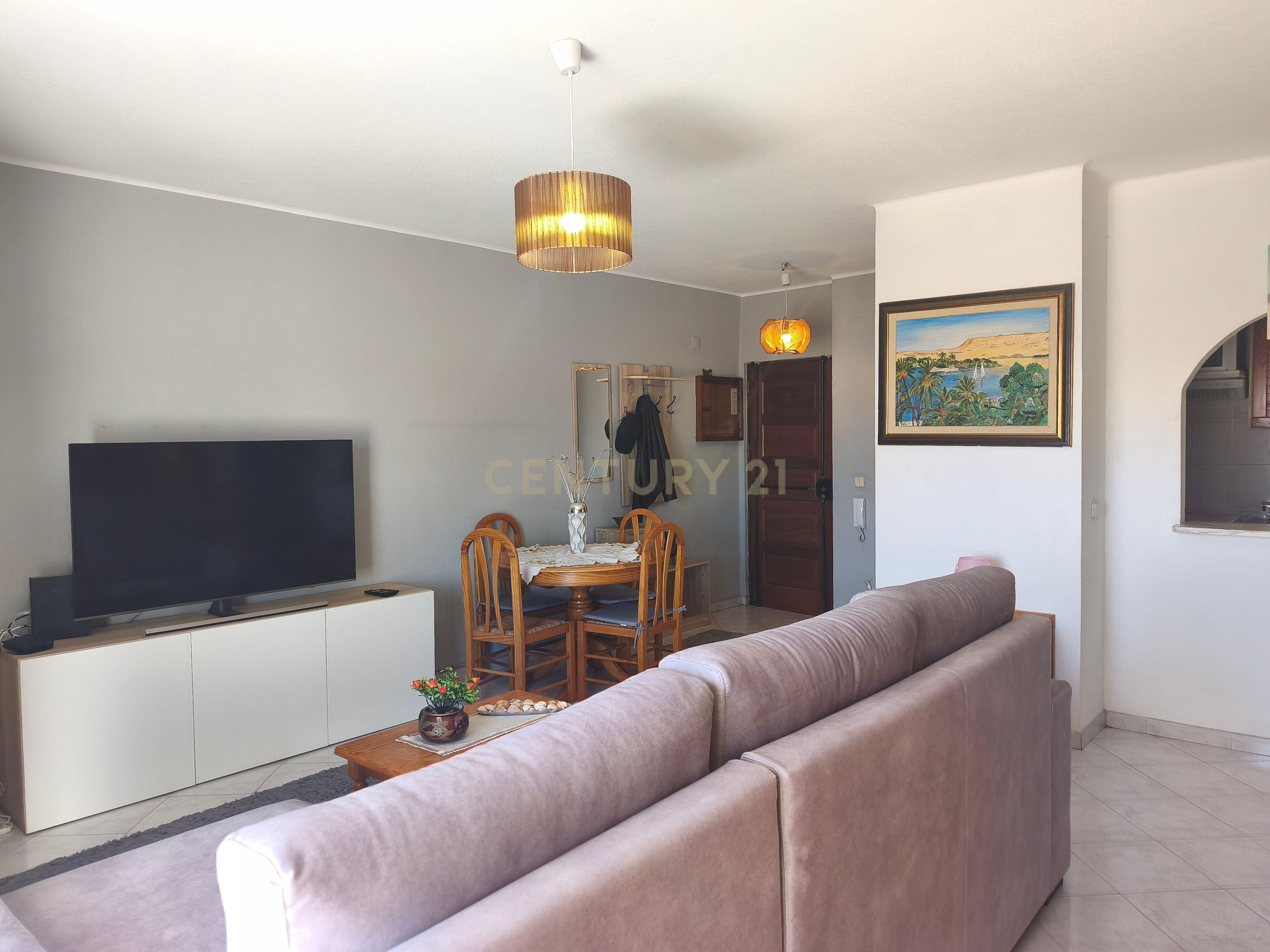 Fotografia 3 de Apartamento TI com garagem  em Quarteira para Arrendamento