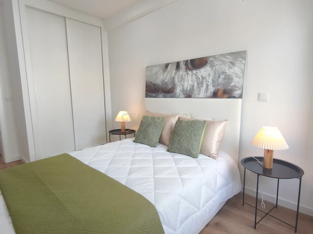 Apartamento T3 com Suíte, Varandas e Excelentes Acabamentos - Image 5