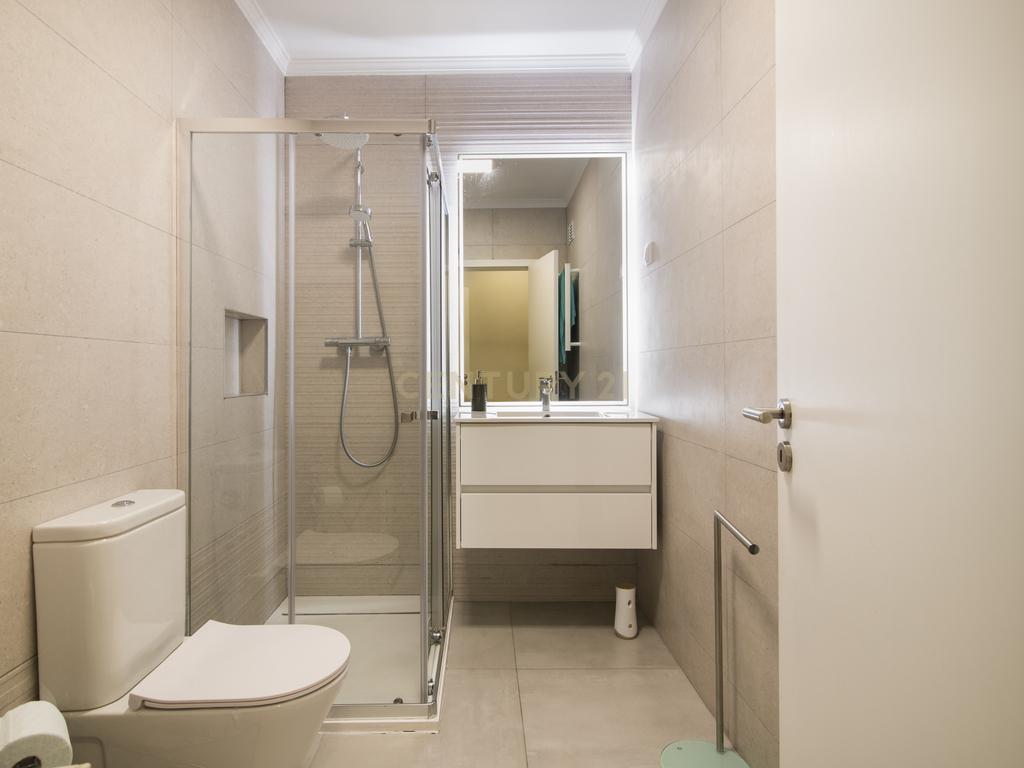 Apartamento T3 Totalmente Renovado – Colinas do Cruzeiro, Odivelas - Image 23