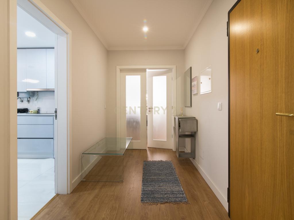 Apartamento T3 Totalmente Renovado – Colinas do Cruzeiro, Odivelas - Image 12