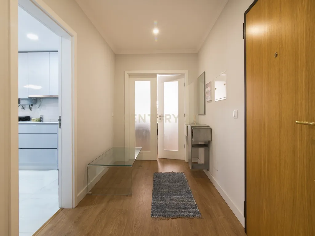Apartamento T3 Totalmente Renovado – Colinas do Cruzeiro, Odivelas - Image 12