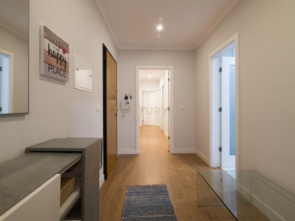 Apartamento T3 Totalmente Renovado – Colinas do Cruzeiro, Odivelas - Image 11