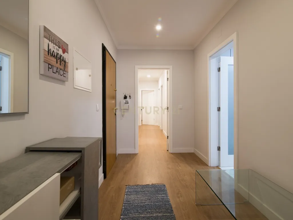 Apartamento T3 Totalmente Renovado – Colinas do Cruzeiro, Odivelas - Image 11