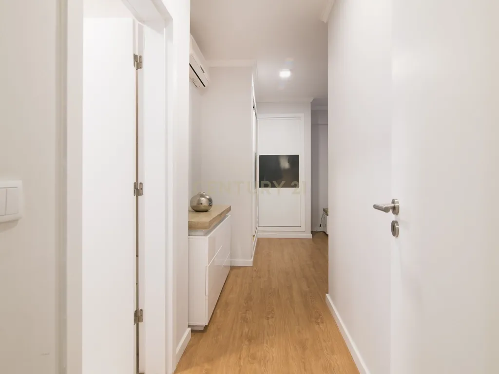 Apartamento T3 Totalmente Renovado – Colinas do Cruzeiro, Odivelas - Image 13