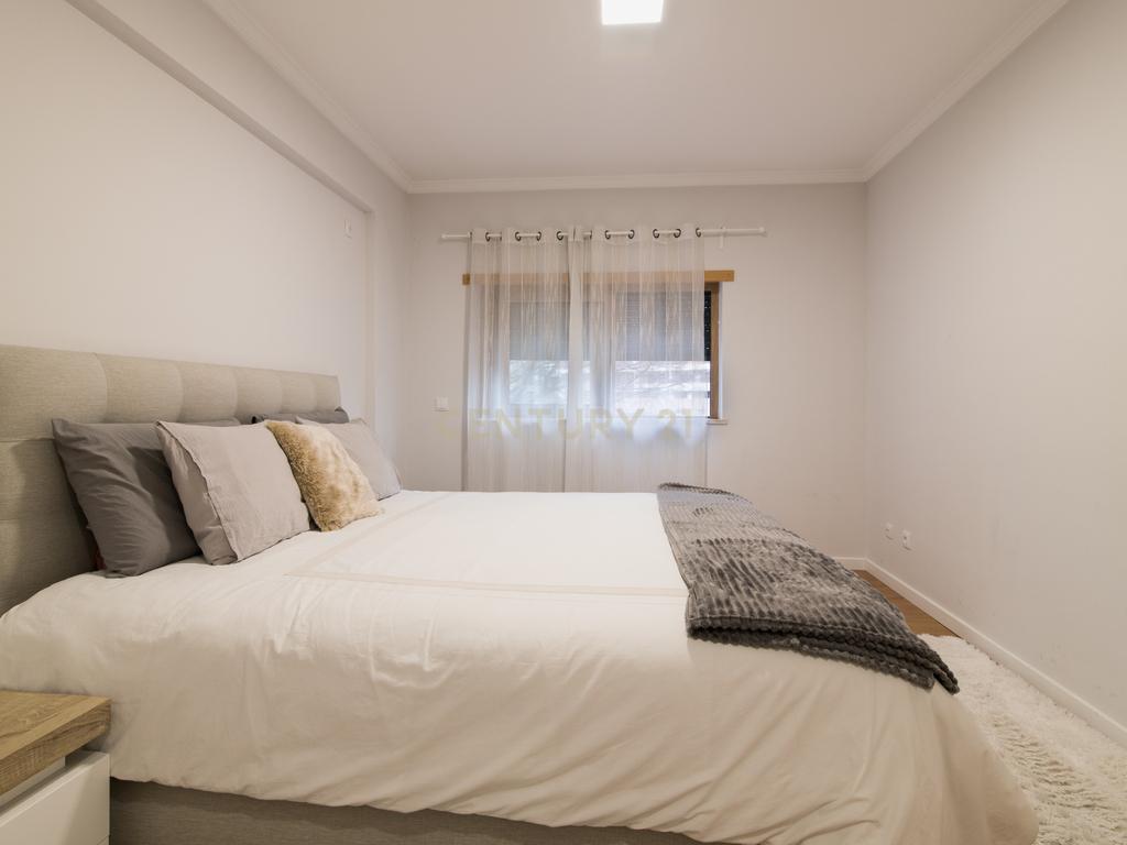 Apartamento T3 Totalmente Renovado – Colinas do Cruzeiro, Odivelas - Image 15