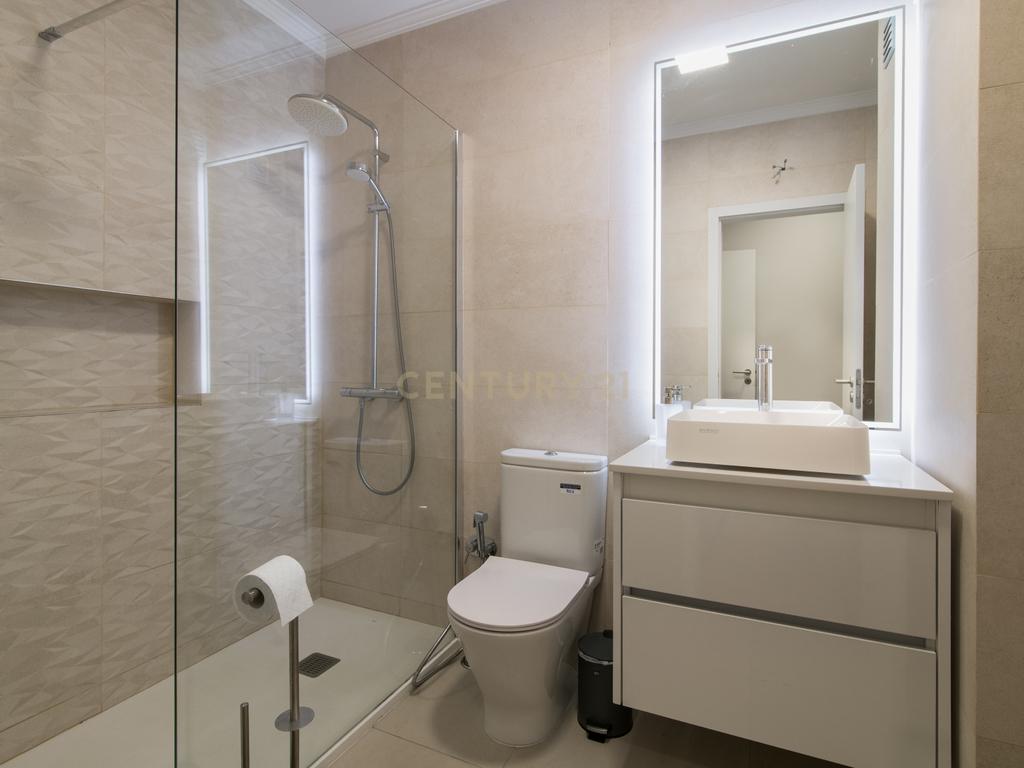 Apartamento T3 Totalmente Renovado – Colinas do Cruzeiro, Odivelas - Image 24