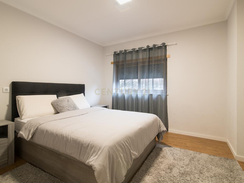 Apartamento T3 Totalmente Renovado – Colinas do Cruzeiro, Odivelas - Image 18