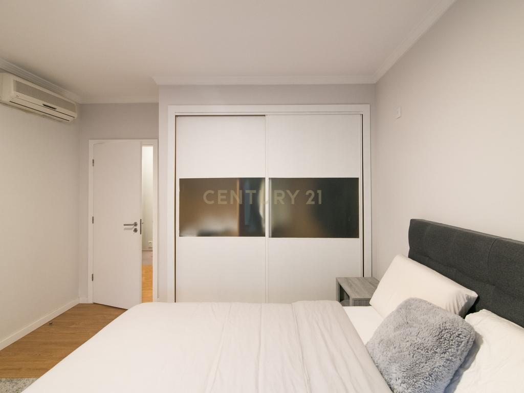 Apartamento T3 Totalmente Renovado – Colinas do Cruzeiro, Odivelas - Image 21