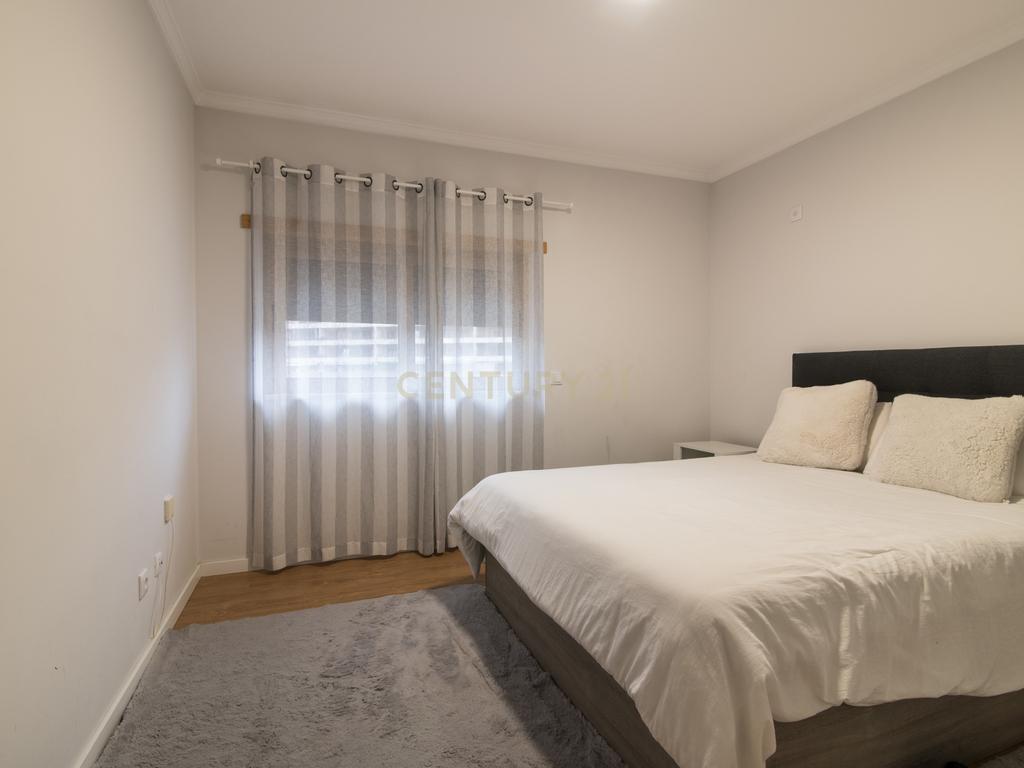 Apartamento T3 Totalmente Renovado – Colinas do Cruzeiro, Odivelas - Image 19