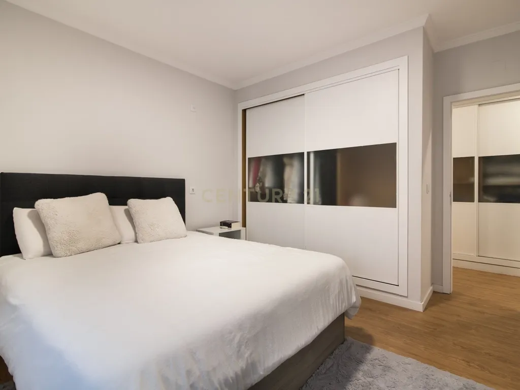 Apartamento T3 Totalmente Renovado – Colinas do Cruzeiro, Odivelas - Image 20