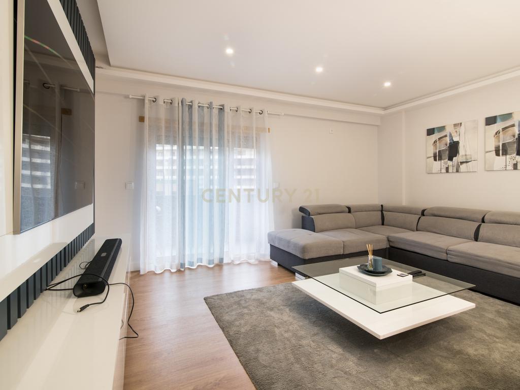 Apartamento T3 Totalmente Renovado – Colinas do Cruzeiro, Odivelas - Image 6