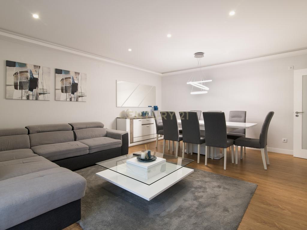 Apartamento T3 Totalmente Renovado – Colinas do Cruzeiro, Odivelas - Image 3