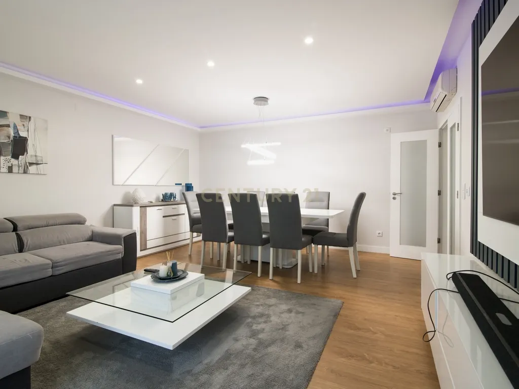 Apartamento T3 Totalmente Renovado – Colinas do Cruzeiro, Odivelas - Image 1
