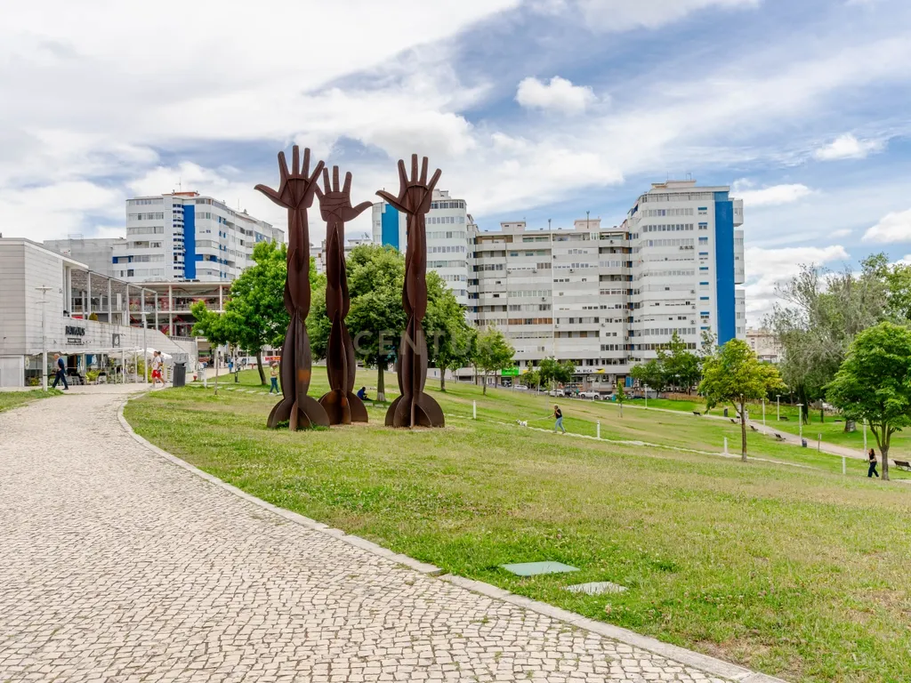 T3 Almada (PRAÇA SÃO JOÃO BATISTA) - Image 12