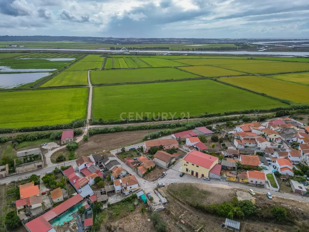 Moradia para recuperar com 250 m² em Vila Verde – Figueira da Foz - Image 51